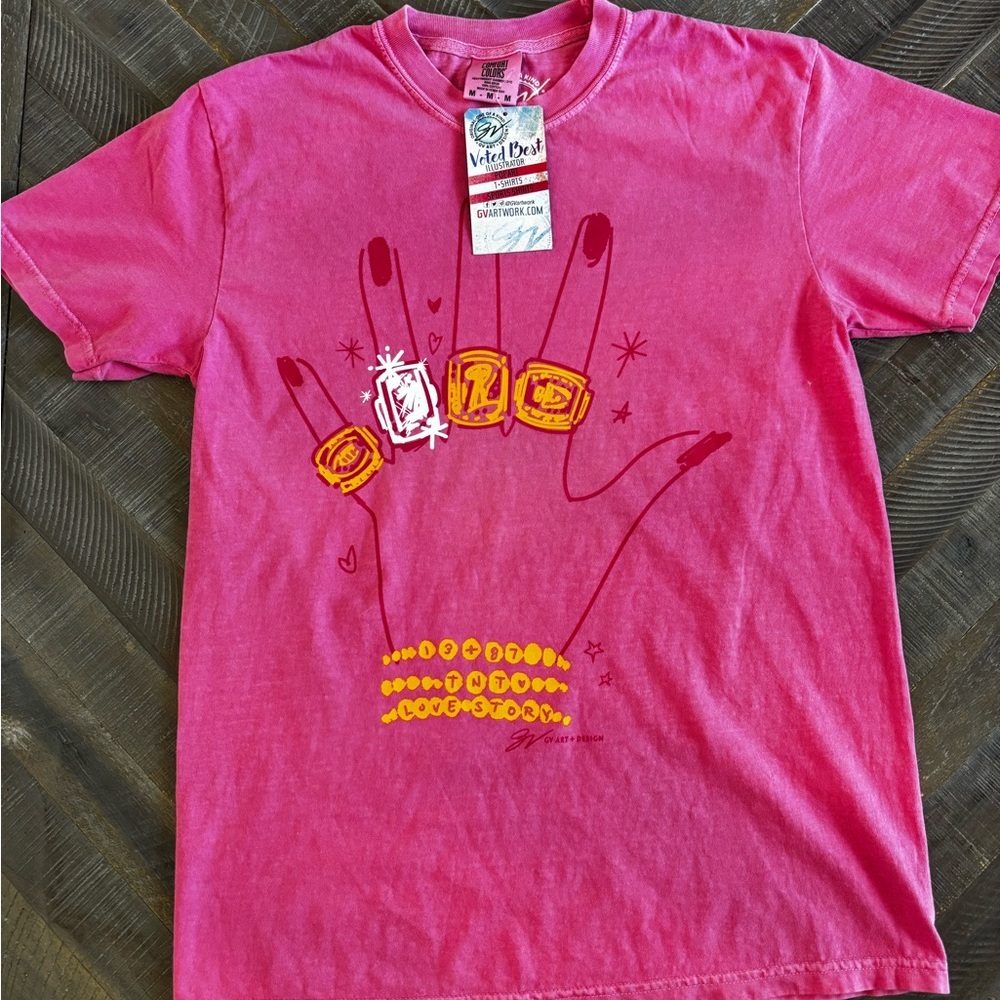 Comfort Colors GV Art + Design Pink Love Story Graphic Print T-Shirt  M